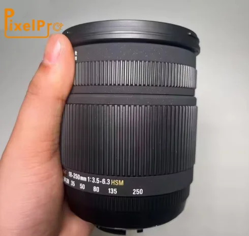 시그마 18-250mm F3.5-6.3 DC 매크로 OS HSM 렌즈 (니콘 D3300 D3200 D3100 D5300 D5200 D5100 D90 D7000 D7100 D300 D60 용) 98% 새 제품