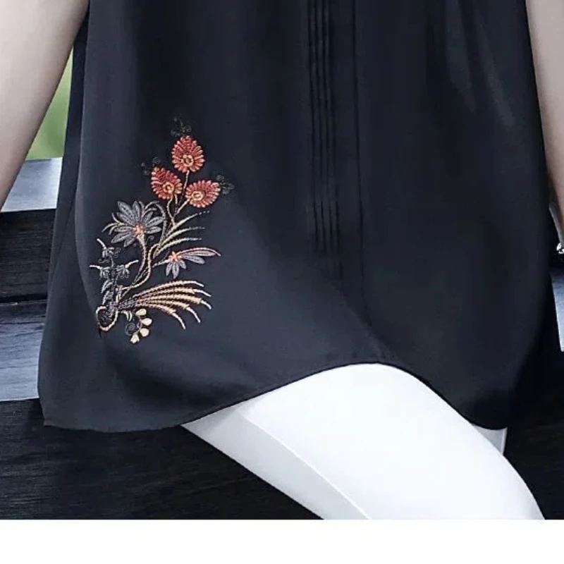 Рисунок 4 - Женская Тонкая блузка с вышивкой