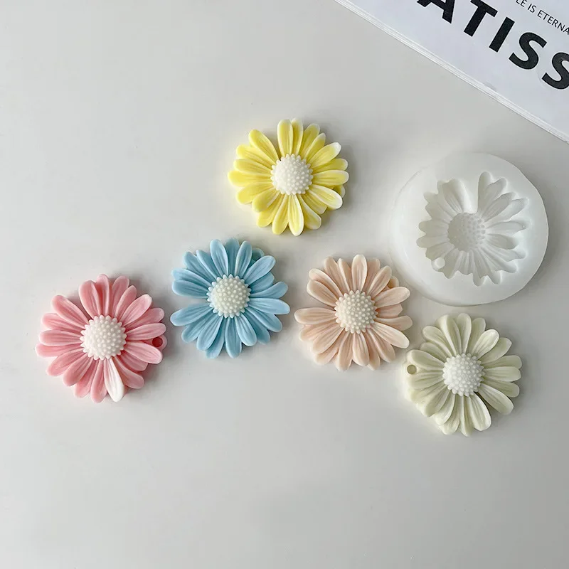 Description Picture 5 of item2024 New Daisy Scented Daisy Silicone Candle Mold Aromatherapy Soap Mold for Candle Making Kit DIY Flower Handmade Candle Mold