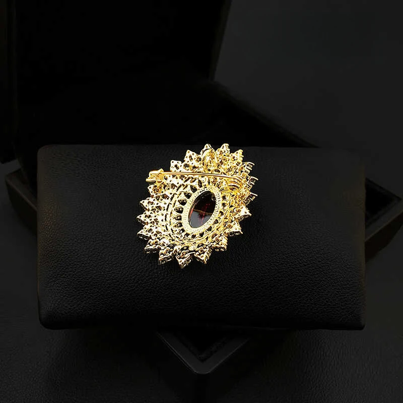 Luxury Shirt Oval Decorative Brooch Women's Fashion All-Match Suit Coat Pin Collar Buckle Clothes Accessories Jewelry Gifts 5589