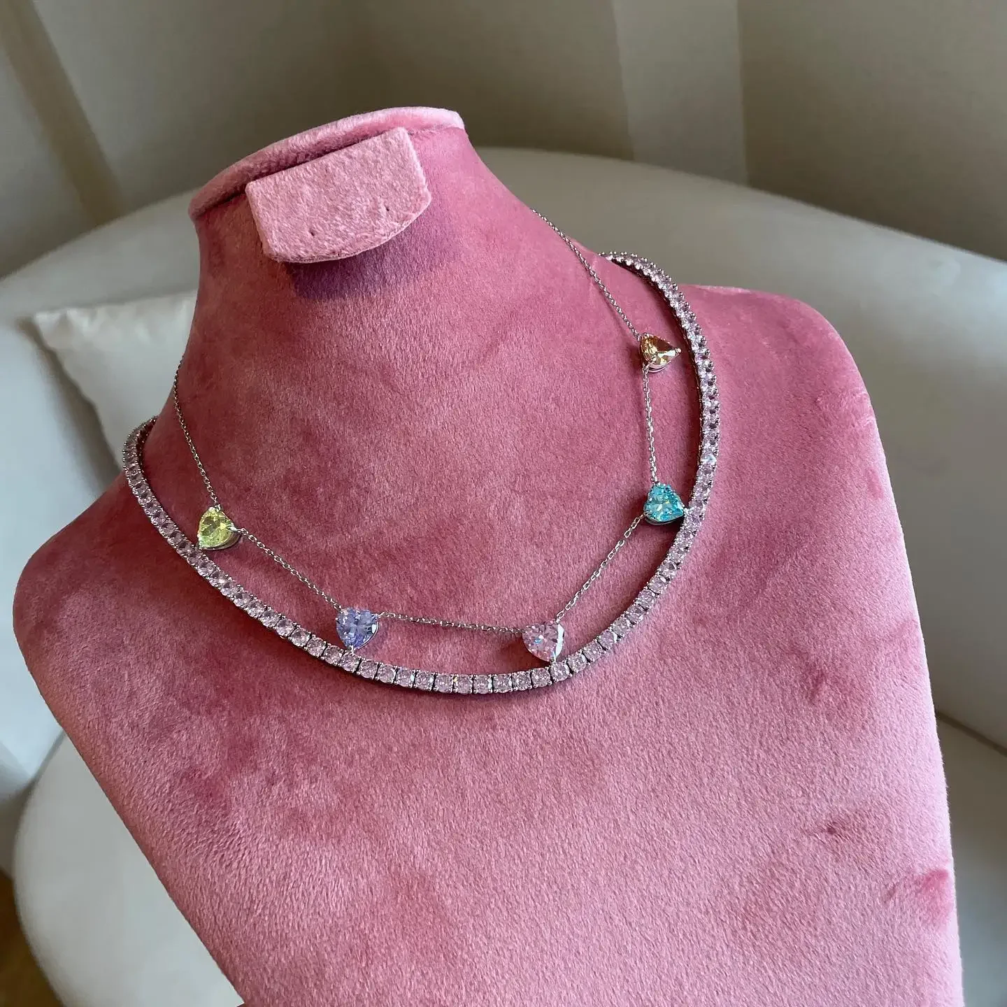 الباستيل الملونة المختنق قلادة للنساء ، كبير على ش...