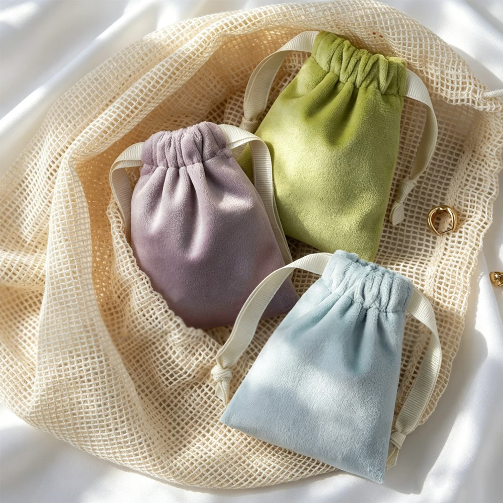 50Pcs 부드러운 벨벳 쥬얼리 드로스트링 가방 선물 포장 주머니 웨딩 생일 파티 호의품 사탕 보관 디스플레이 축제 파우치
