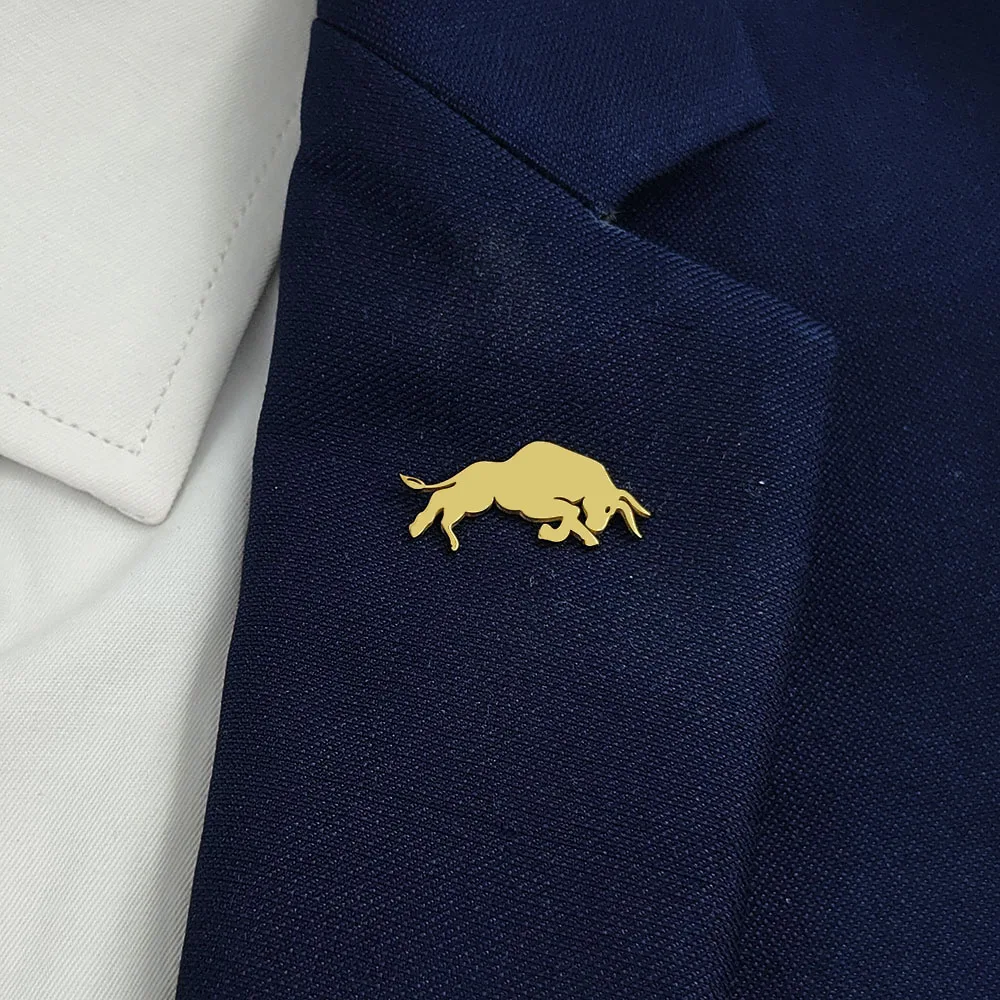Kreative Tierbulle-Brosche aus Edelstahl, stilvoller Rucksackanhänger, Anzug-Anstecknadel, Abzeichen-Geschenk für Freunde – Detail 9