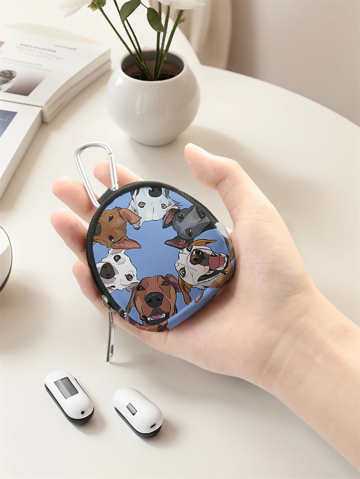 Dog pattern printed mini wallet, zipper change bag with hook clip, headphone key bag, suitable for men and women