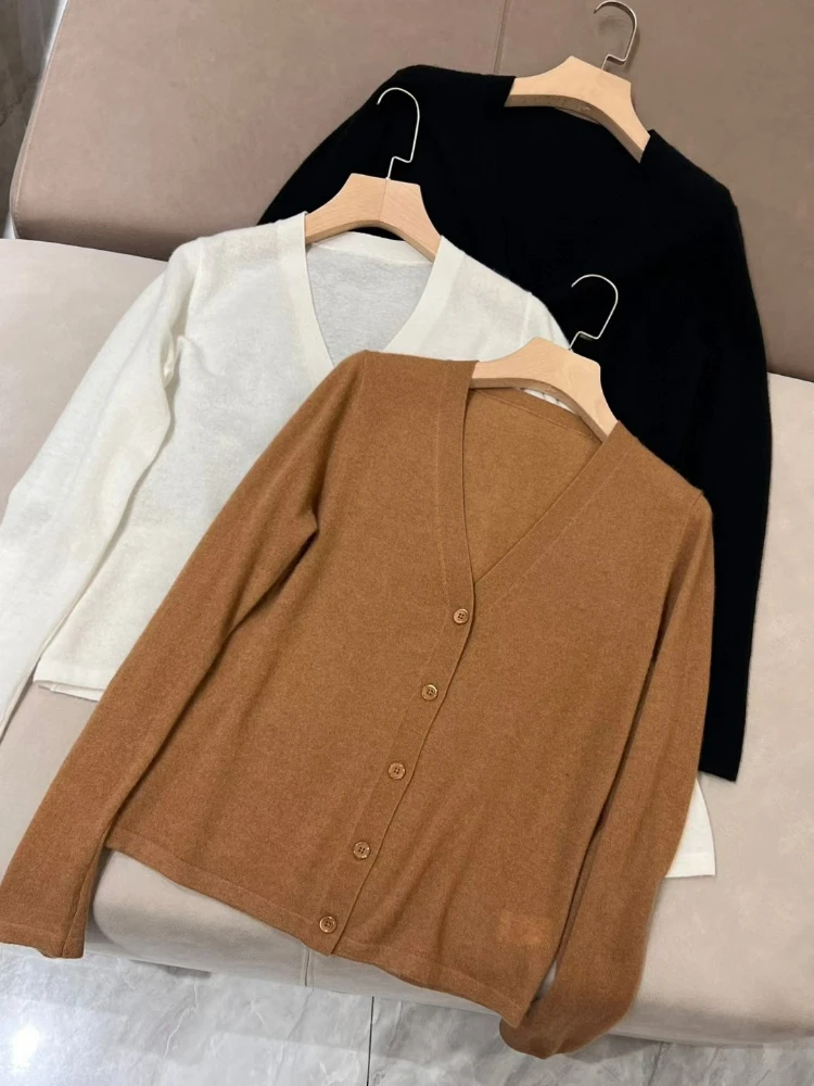

Women Thin Long-sleeved V-neck Cashmere Knitted Cardigan