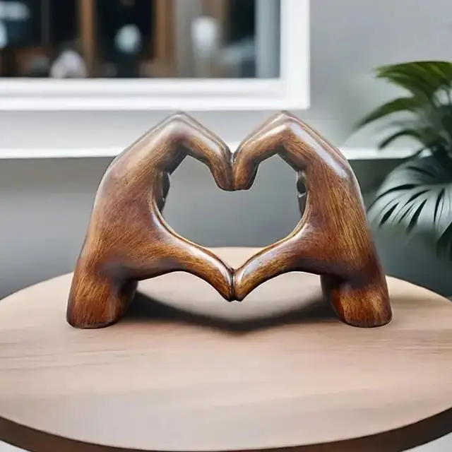 Statue mains en forme de cœur, décoration de geste d'amour, Sculpture d'art moderne, effet Grain de bois, Sculpture d'amour, décoration de salle de mariage 4