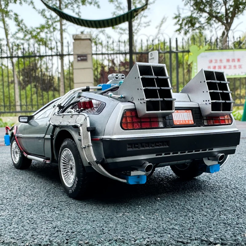 デロリアン 1/18スケール モデル Hot Wheels Amazon | Hot wheels BCJ97 Elite Cult Classics Back To The