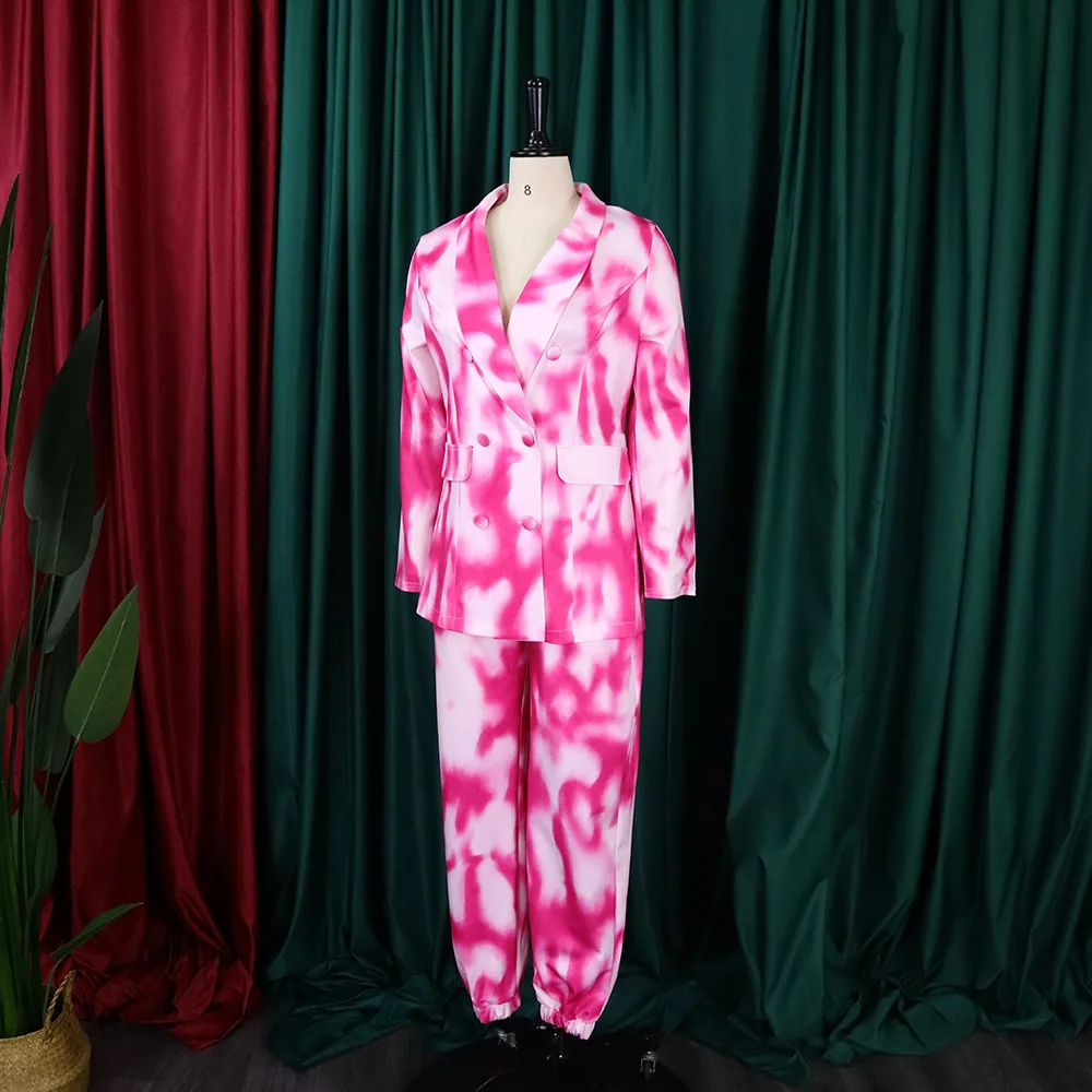 Рисунок 6 - Женский двубортный блейзер с принтом