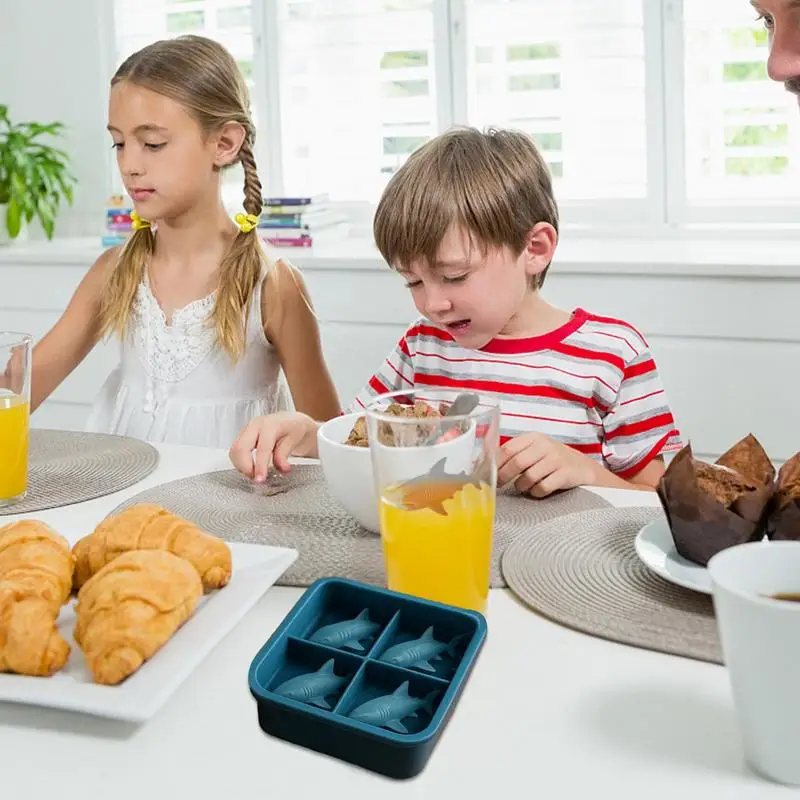 Creative Shark Mold 3D Whiskey Ice Mold Cute Easy Release Silicone Tray Shaper Mould for Water Drinking Kitchen Ice Cream Mold