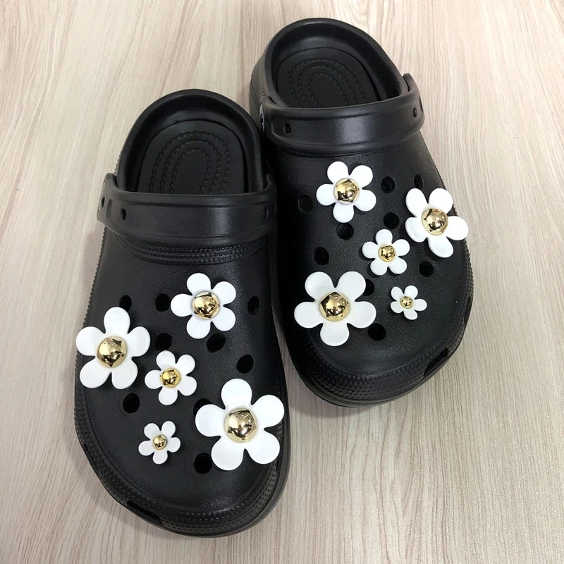 

New Hot Sale Shoes Croc Charms Ready To Put on White Daisy Sunflower Combination Suit Shoe Buckle Girlish Shoes Accessories