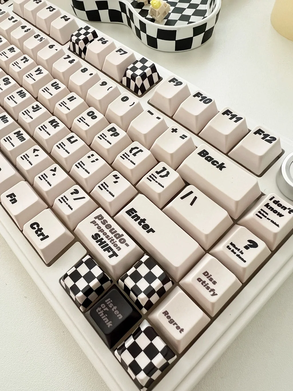 alto material PBT, apto para ANSI, layout