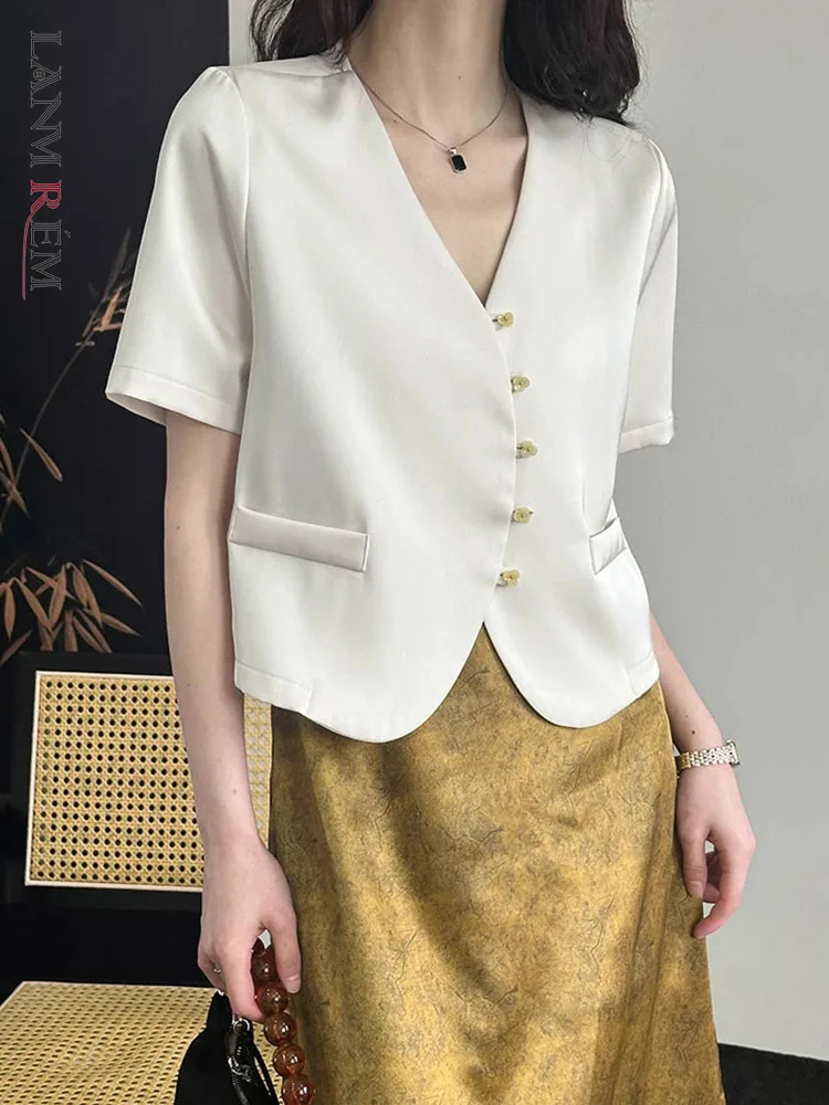 

[LANMREM] Minimalism Short Sleeve Blazers For Women V Neck Single Breasted Office Lady Jackets Fashion 2024 Summer New 26D9140