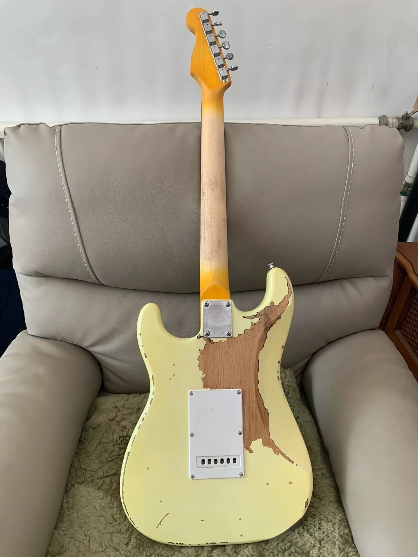 Custom Shop John Cruz 1961 Pin Up Girl Heavy Relic Cream