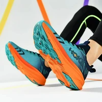 Chaussures de course classiques pour hommes, chaussures de randonnée et de marche pour femmes, chaussures de sport légères et respirantes en mesh 2