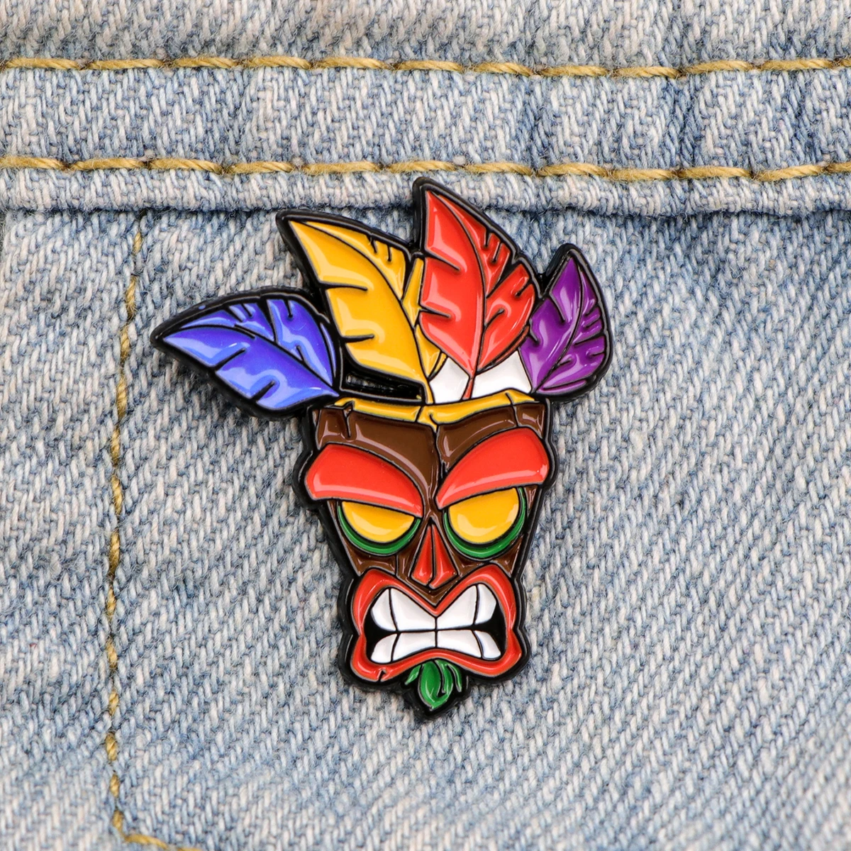 Wolf Enamel Pin Cool Brooch Pines Lapel Pins Badge on Backpack Clothing Accessories Fashion Jewelry Game Lover Gifts