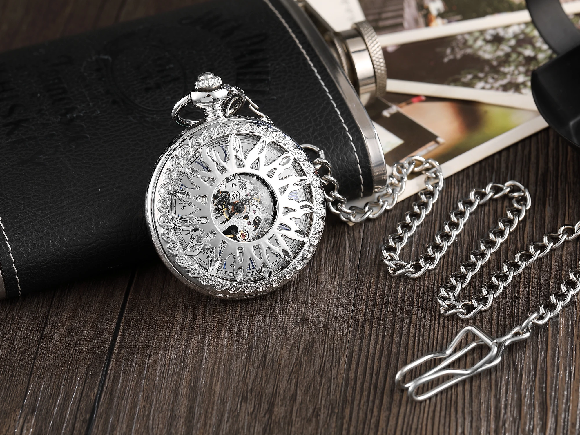 Steampunk Hollow Bronze Men's Automatic Mechanical Pocket Watch Roman Numerals Dial Vintage Stylish Pendant Clock