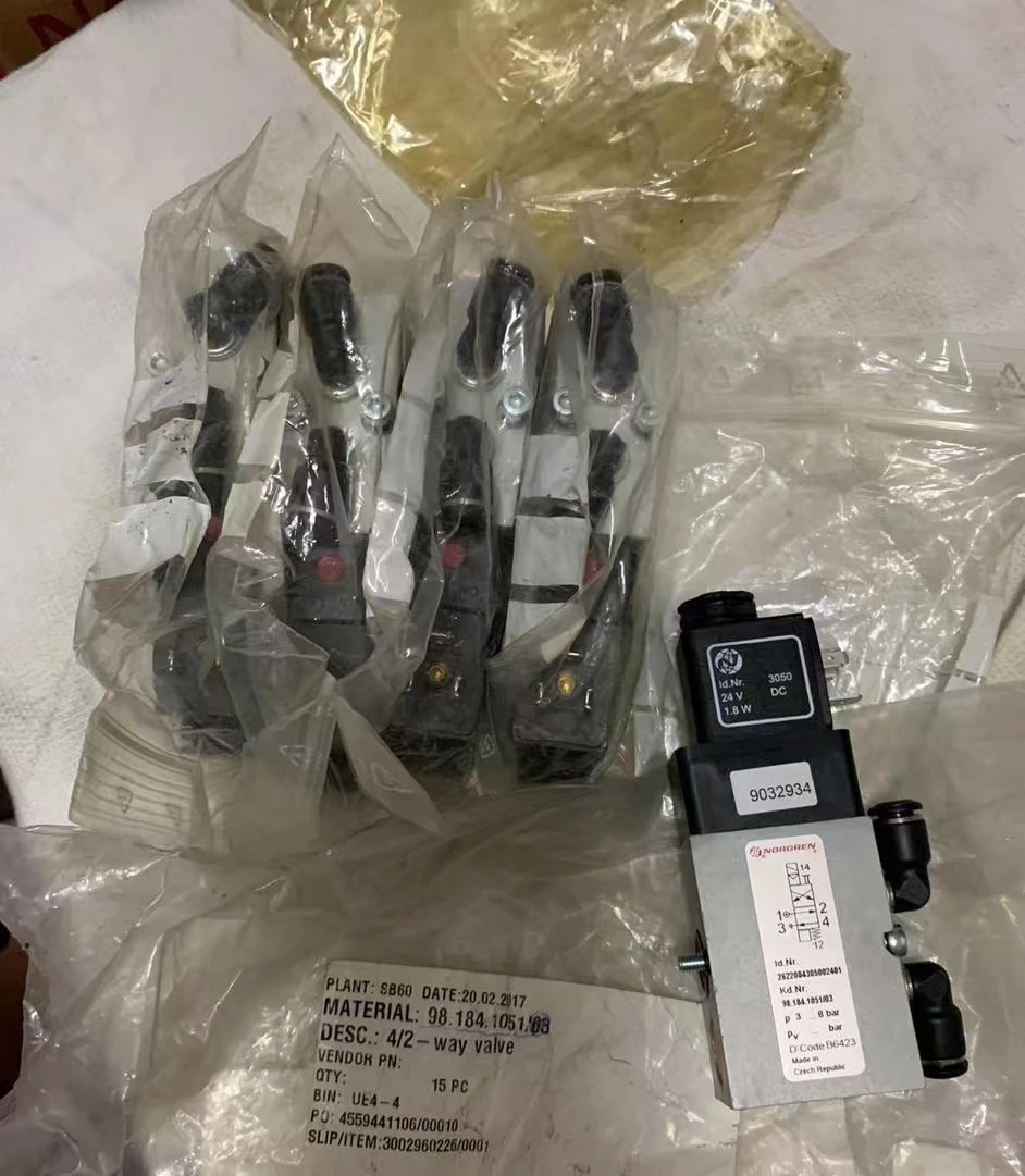 New Original Brand three 61.184.1311 + three 98.184.1051 + new Made in China 61.184.1311 98.184.1051