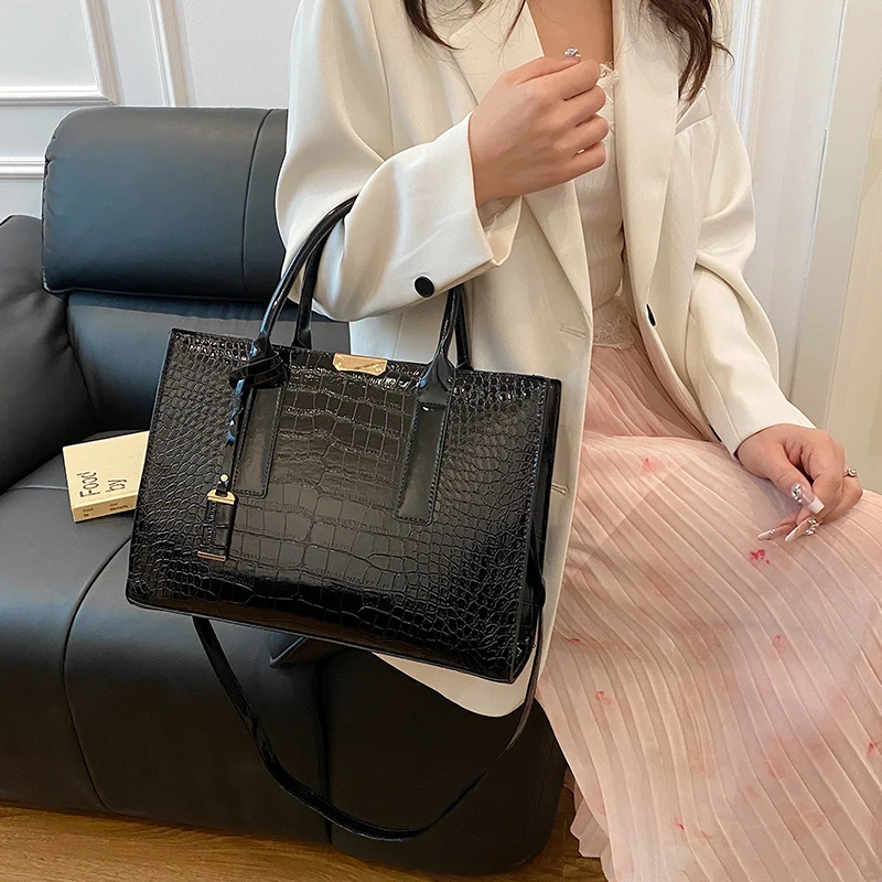 Crocodile Women's Crossbody Patent Leather Women's Messenger Bag Bag High Quality Ladies Handbag