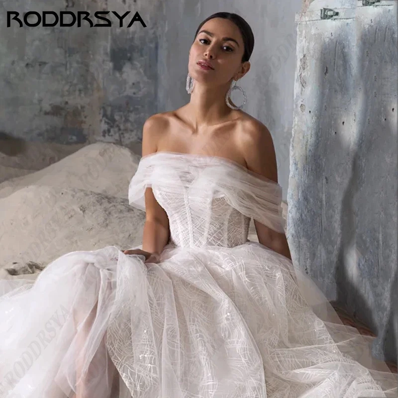 Рисунок 3 - Женское платье с вырезом лодочкой RODDRSYA