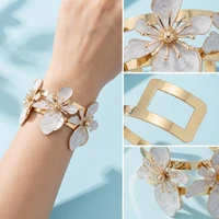 Bracelet ouvert à grande fleur bohème pour femmes, bracelet floral imposant, bijoux de plage d'été, cadeau de mariage 5