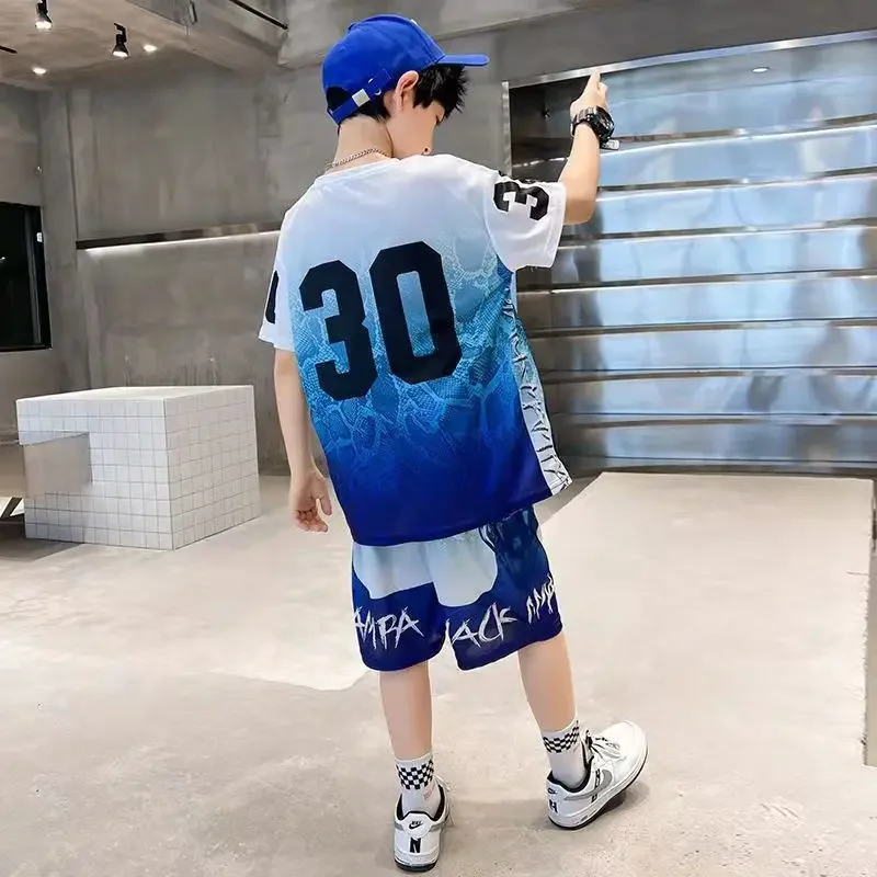 بدلة رياضية رائعة جديدة لعام  للأولاد زي كرة سلة سريع الجفاف زي صيفي ملابس رياضية أنيقة للأطفال