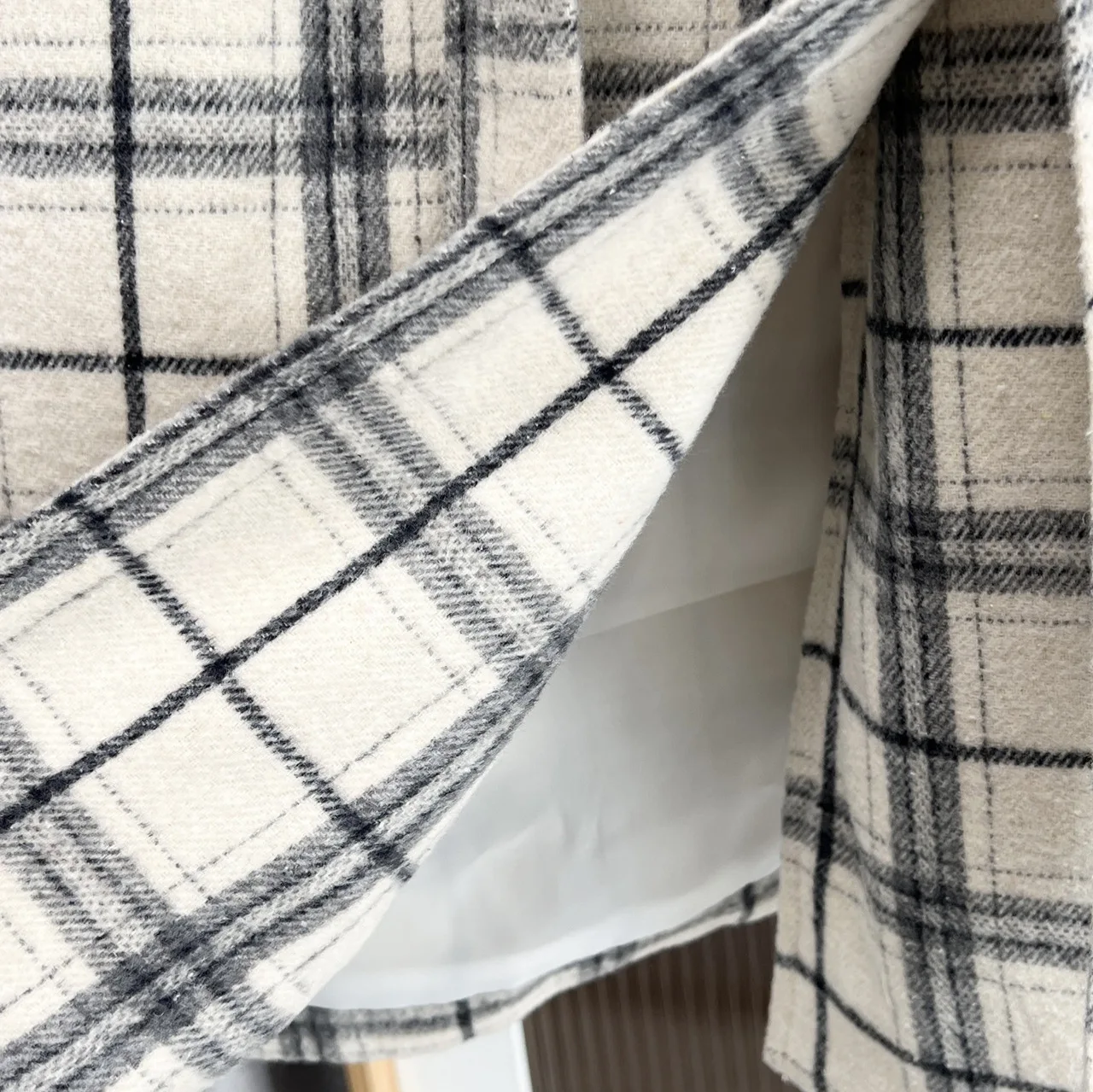 XXXXL Fashion Plus Size Women's Woolen Coat 2025 Autumn/Winter New Stylish And Elegant Long Plaid Belt Overcoat 1741