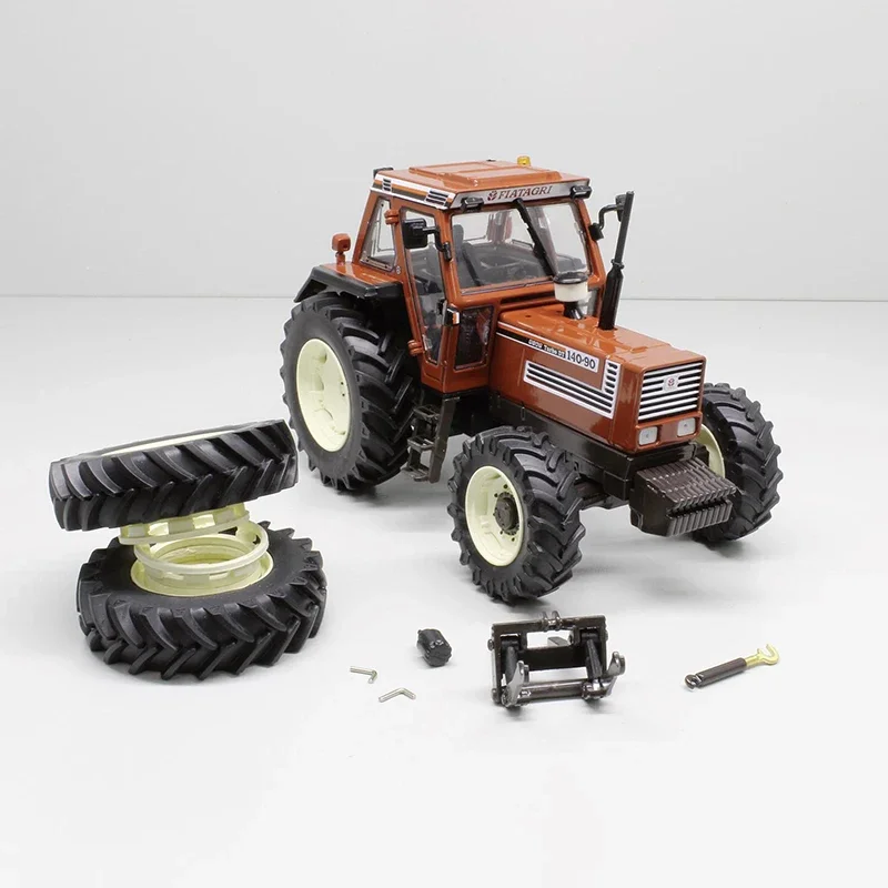 

Diecast Alloy 1:32 Scale FIAT 140-90 Tractor Six Wheeled Agricultural Vehicle Model Adult Classics Collection Toys Souvenir Gift