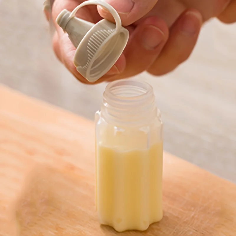 4pcs Sauce Squeeze Bottle Mini Ketchup Bottles Salad Dressing Containers Outdoor Portable Barbecue Spice Jar Party Kitchen Tools 5