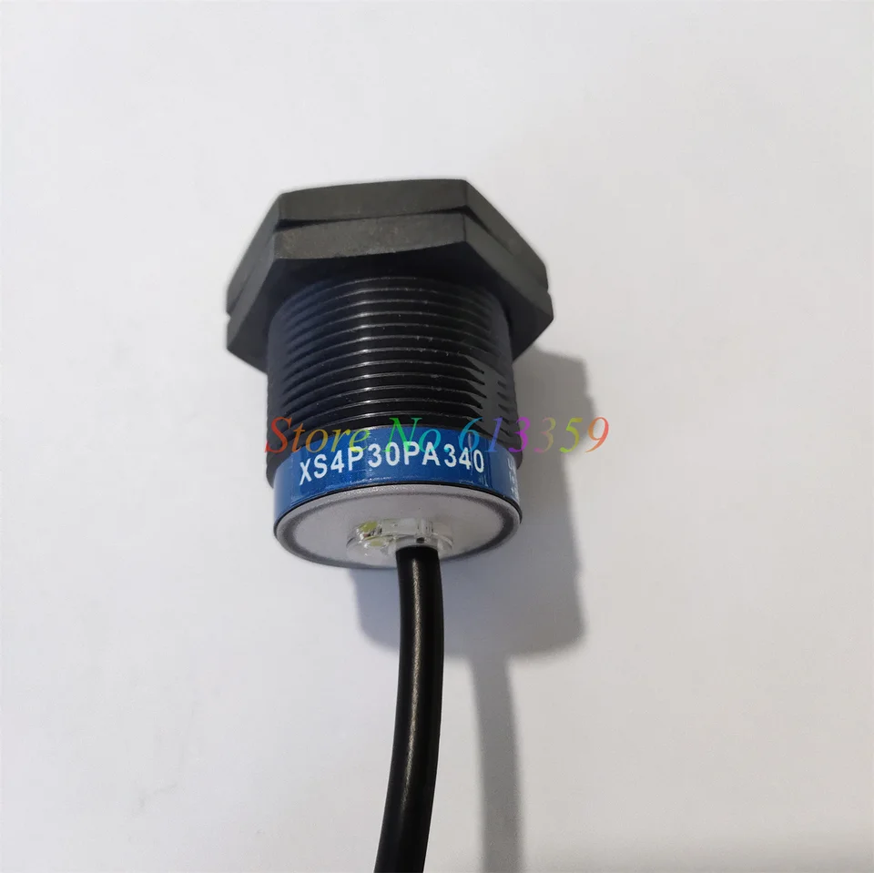 Presence Sensor Square D XS4P30MA230 Inductive Sensor - 240V AC, 300mA ...
