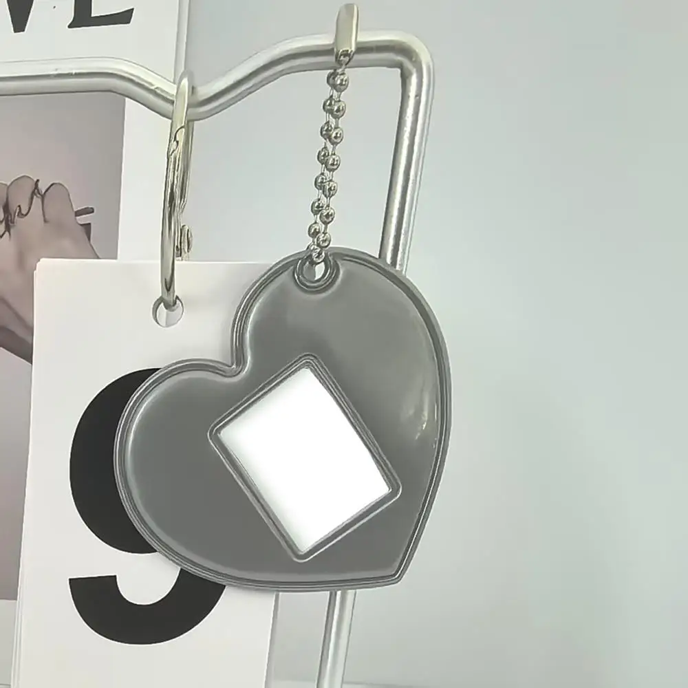 Y2K 1 inch Card Holder Keychain Hanging Idol Photo Protective Display Sleeves Red Heart Photo Album Pendant  ID Photo Keychains