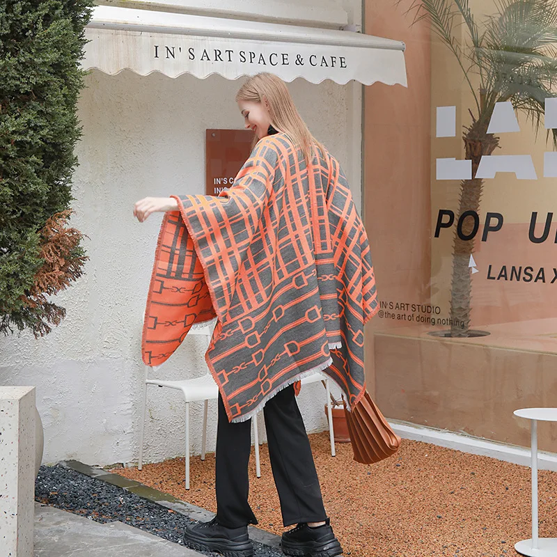 Ponchos Letter Split Cloaks Cotton Fashion Scarf Style Capes Autumn Winter Women Warm Coats Jacquard Weave Long Chic Streetwear