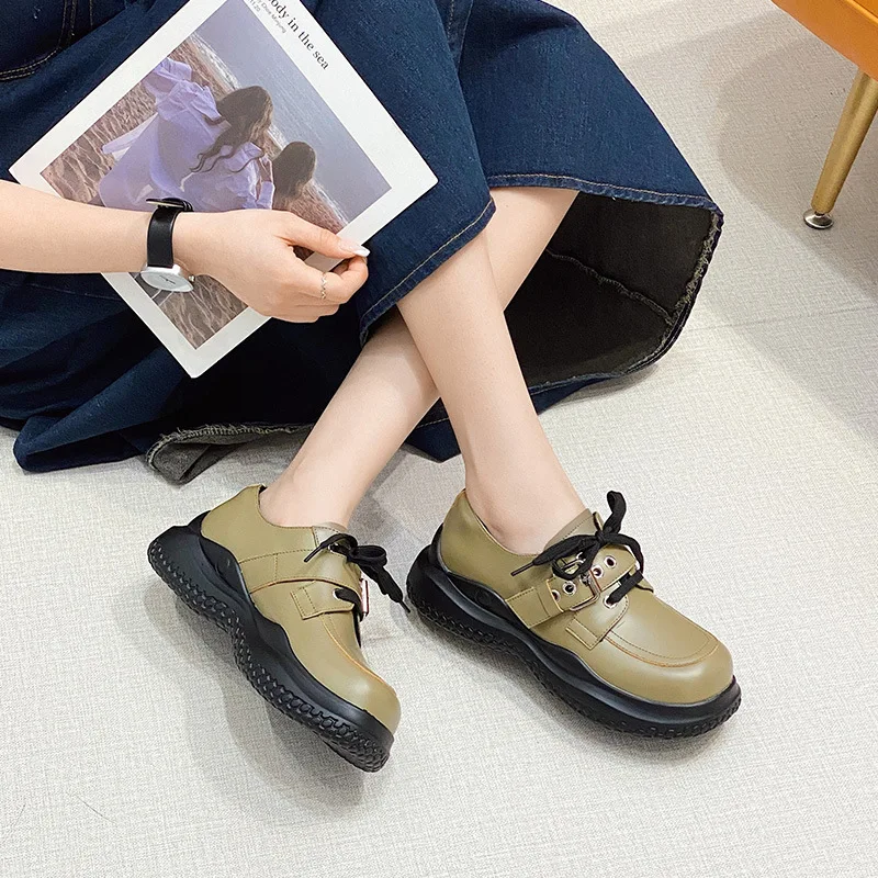 

Женские кожаные туфли большого размера, ботинки на толстой подошве, с ремешком и пряжкой, модная летняя обувь с большой головой