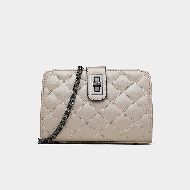 New style bag women Europe and America one shoulder chain small square bag temperament all-match messenger female bag
