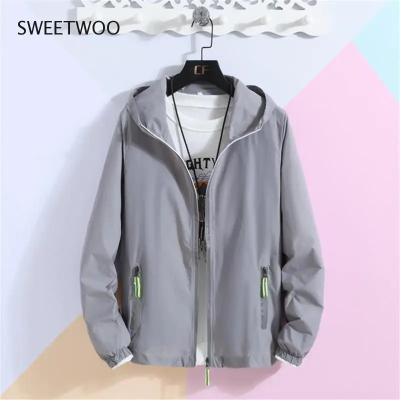 Рисунок 2 - Женское тонкое пальто с капюшоном