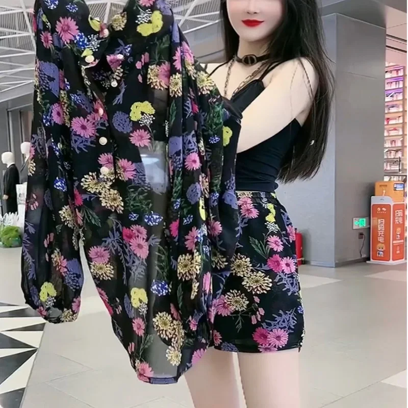 Internet Celebrity Fashion Sunscreen Set for Women's 2024 Summer New Pink Floral Loose Chiffon Shirt and Shorts Two-piece Set