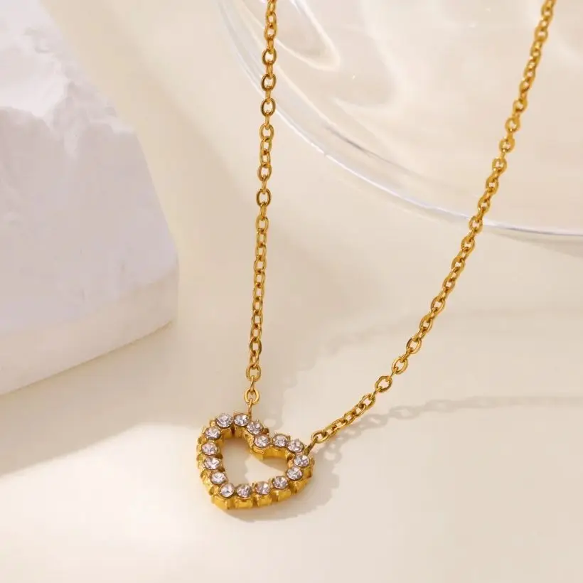 Women Luxury Necklaces 18K Gold Plated Stainless Steel Heart Shaped Necklace