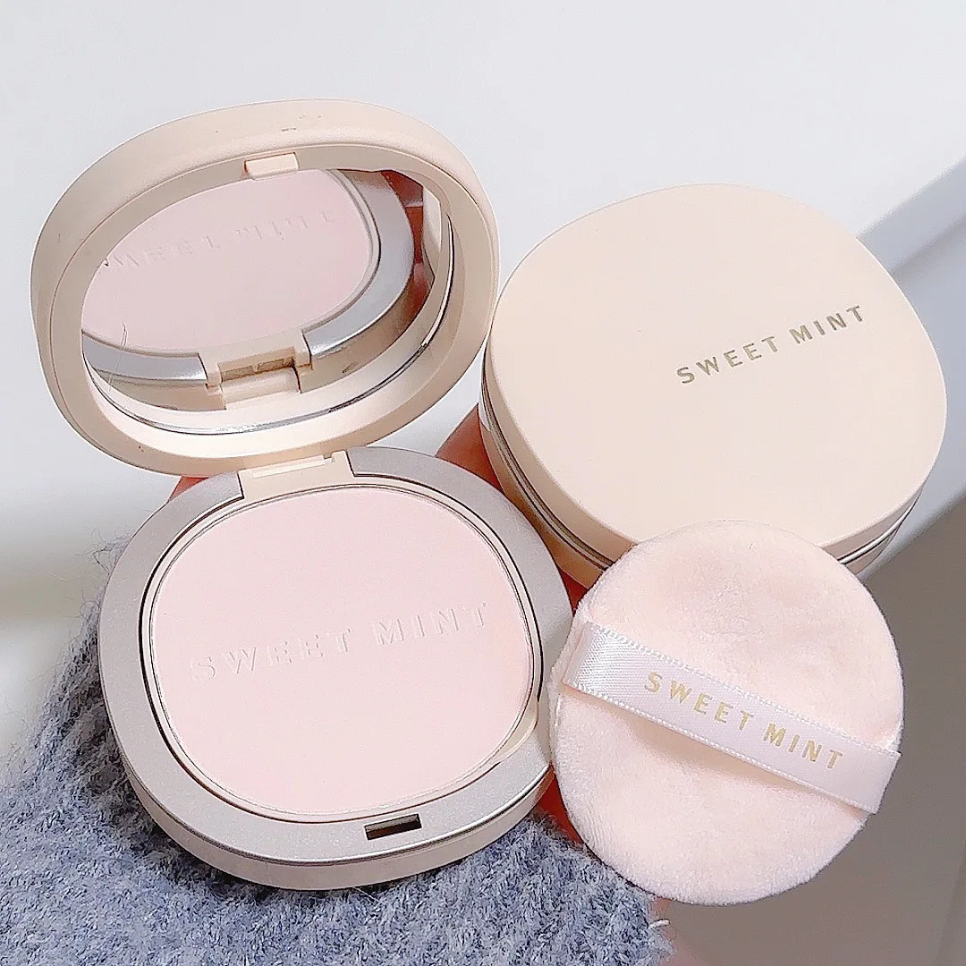 Pressed Powder Transparent Brighten Oil Control Waterproof Concealer Lasting Natural Face Makeup Setting Powder Cosmetic pressed powder foundation setting powder