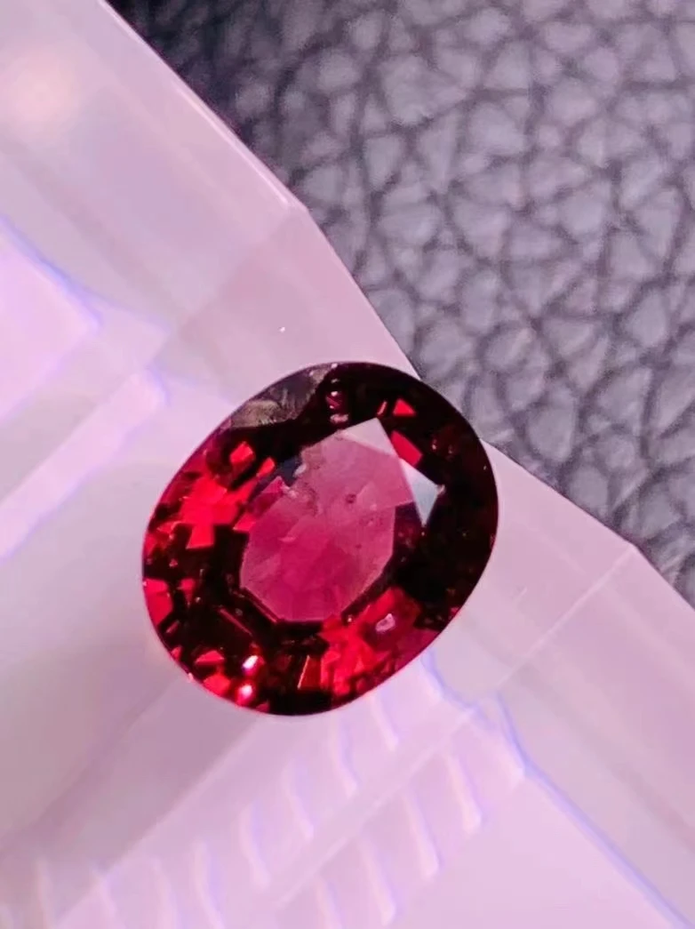 1pcs/lot high-quality natural oval red spinel ring surface bare stone can be inlaid ring pendant earrings stud etc