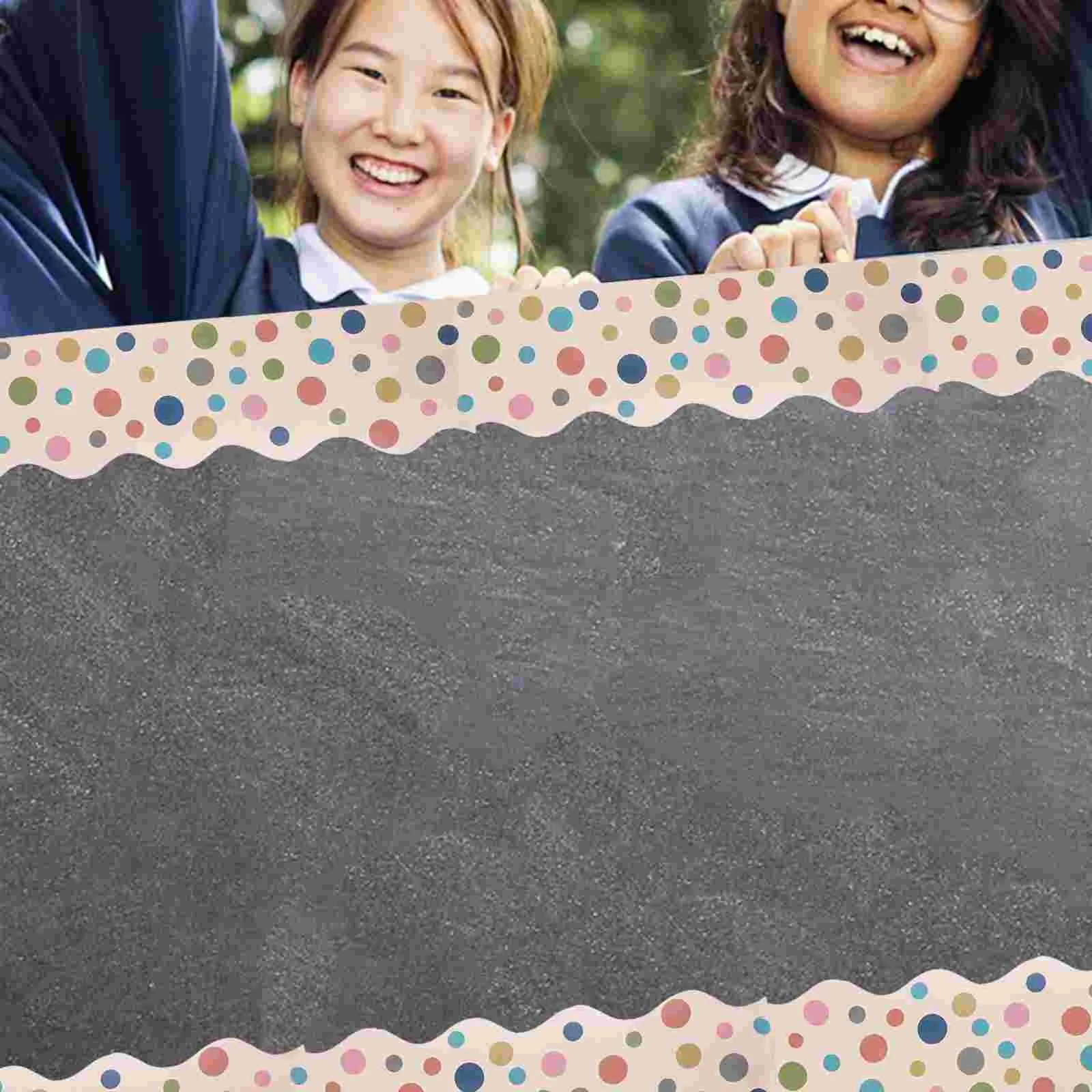 Рисунок 2 - 4 рулона, наклейки на доску