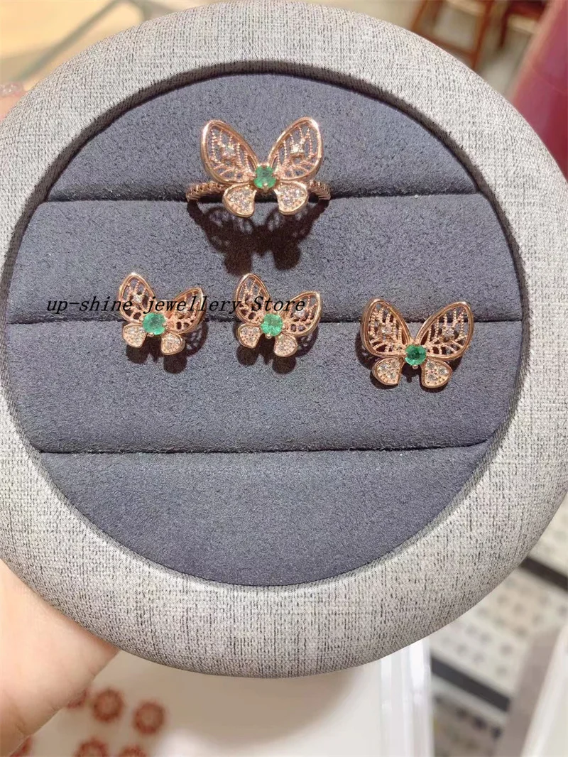 

Комплект из колье, серёг и кольца, из серебра 925 пробы