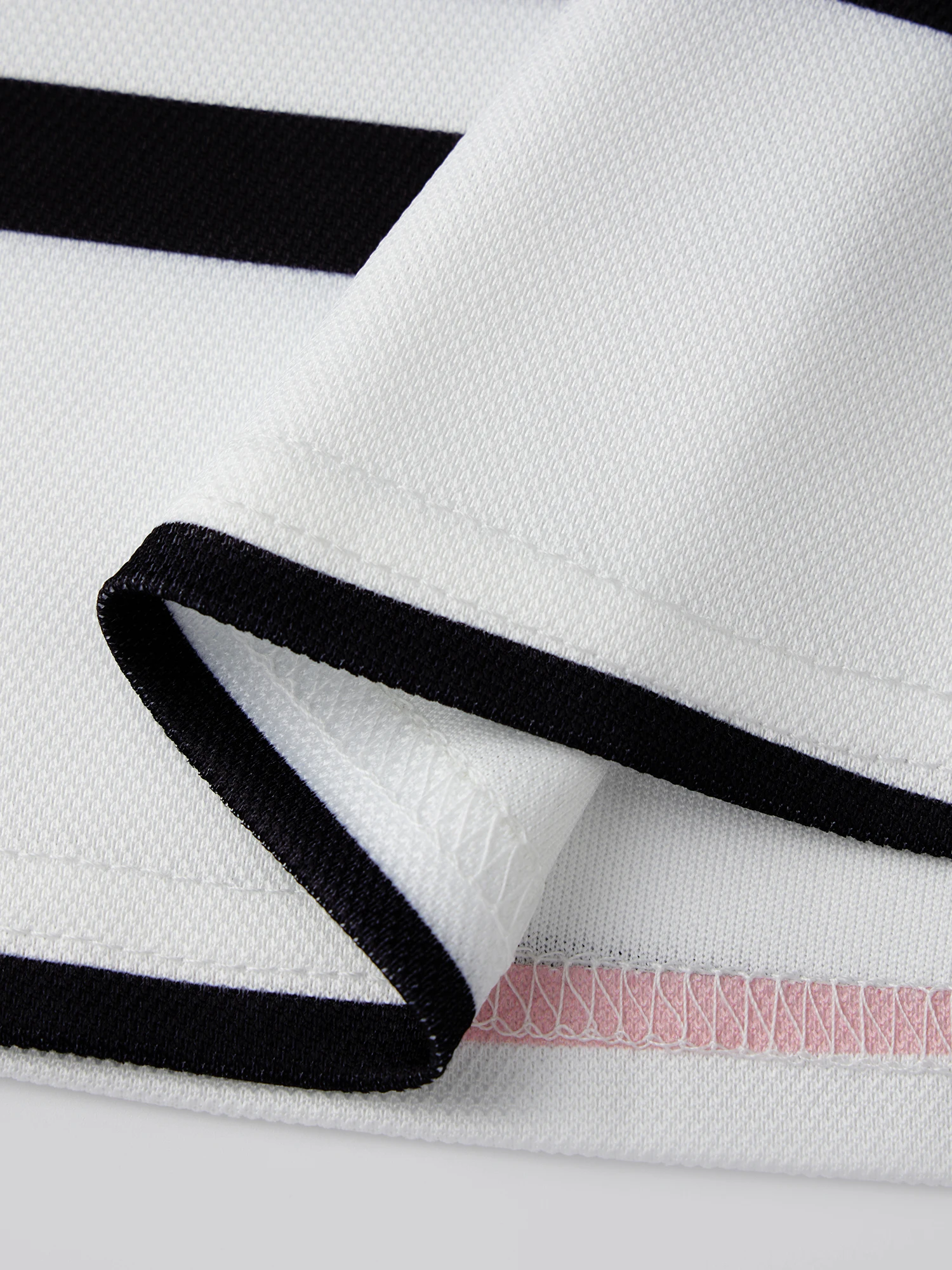 Stylish Women s Plaid Button-Up Blouses Trendy Casual Long Sleeve Loose Fit Spring Shirts for Everyday Wear