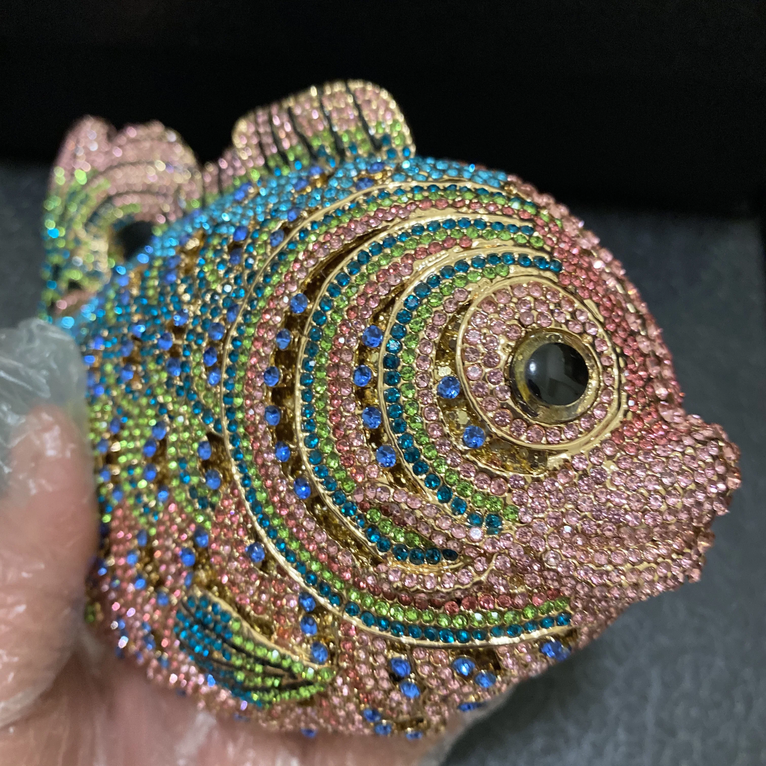 22 Colors Fish Shape Women Crystal Purse WHTUOHENG Evening Bags Diamond  Rhinestones Clutches Metal Wedding Party Minaudiere Purs