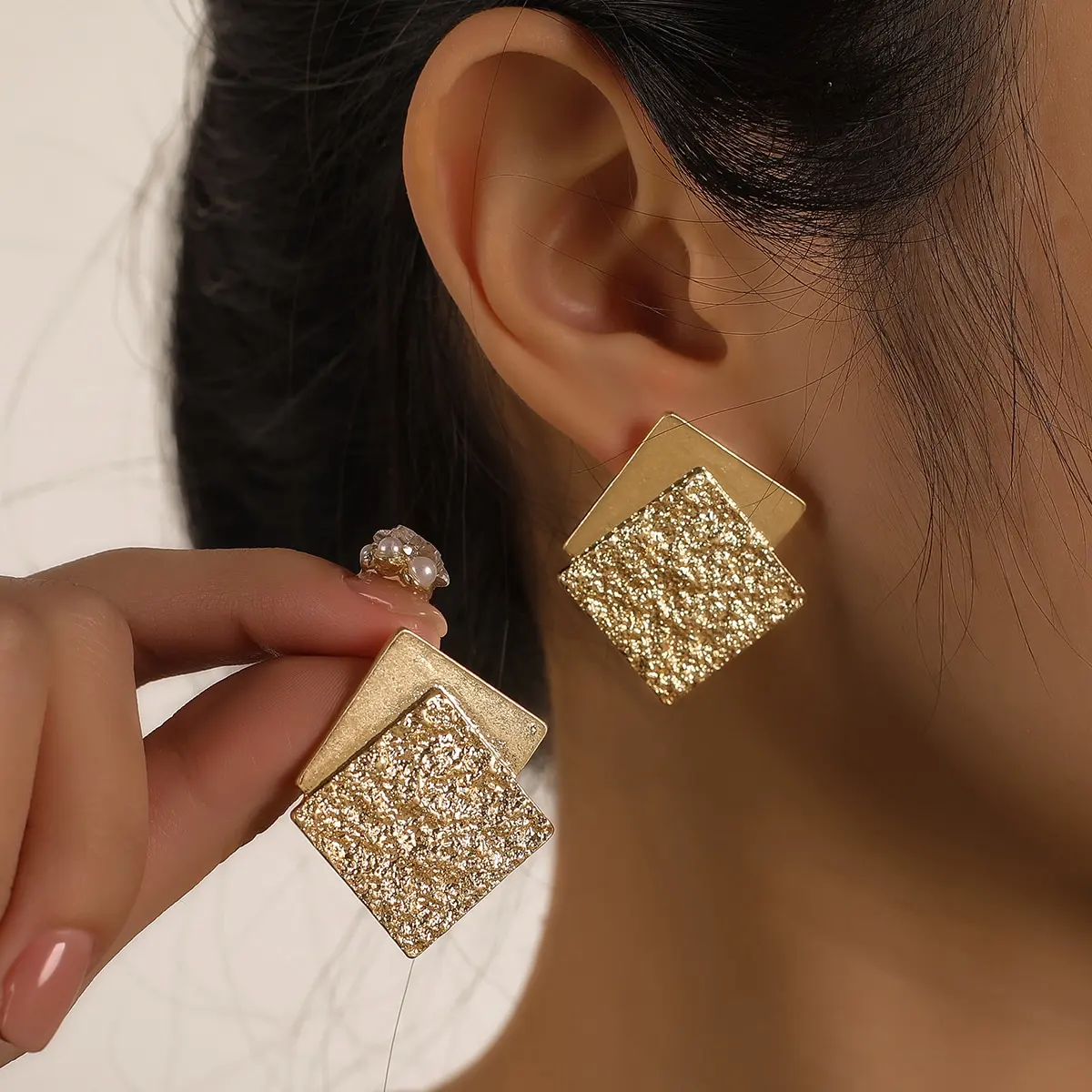 

2023 Big Square Metal Stud Earring for Girl