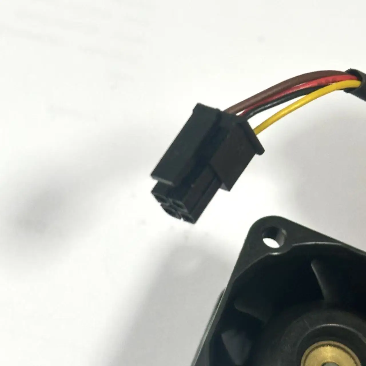 Ventola Sanyo 38x38x28mm 12V 0,62A 4 Fili – Modello 9GA0312P3K0051 Per Raffreddamento PC