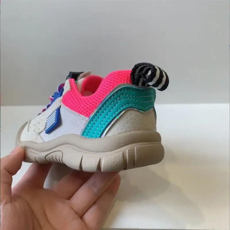2025 Autumn New Children's Sports Shoes Girls' Korean Soft Sole Board Shoes Boys' Outdoor Durable Hiking Climbing Shoes 26-37 4