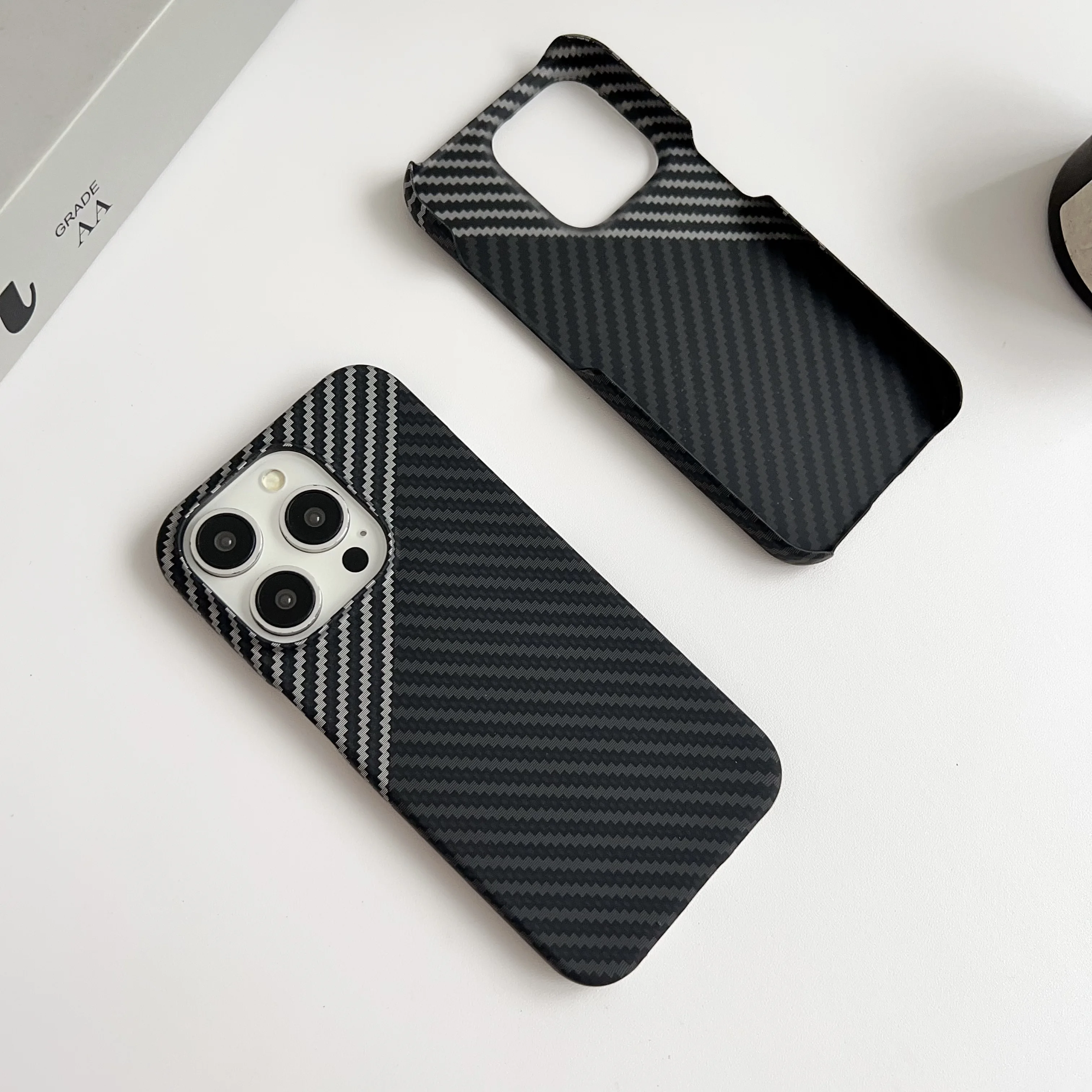 Sleek Carbon Fiber Texture Ultra-Thin Matte Protective Cover