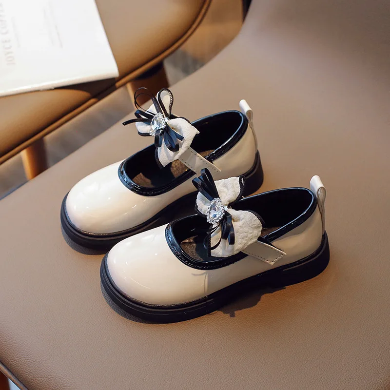 

Autumn New Children's Lacquer Soft Sole Casual Small Leather Shoes Girls' Fashion Pearl Bow Princess Dance Shoes