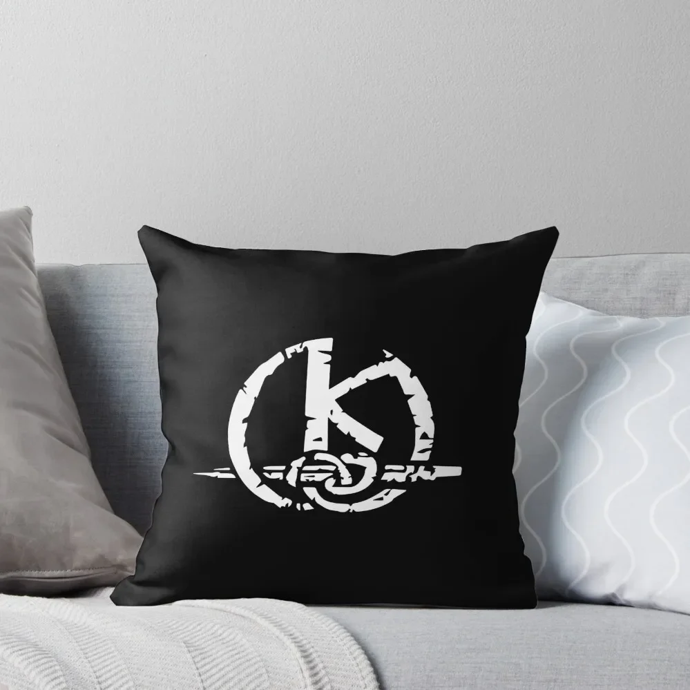 

Kaamelott - Kaamelott Throw Pillow