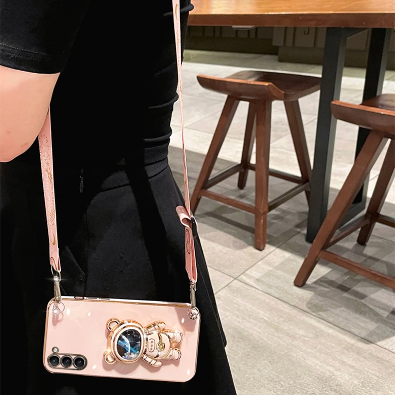 Crossbody Lanyard Quicksand Space Bear Plating Case - Stylish Protective Cover with Glitter Effect
