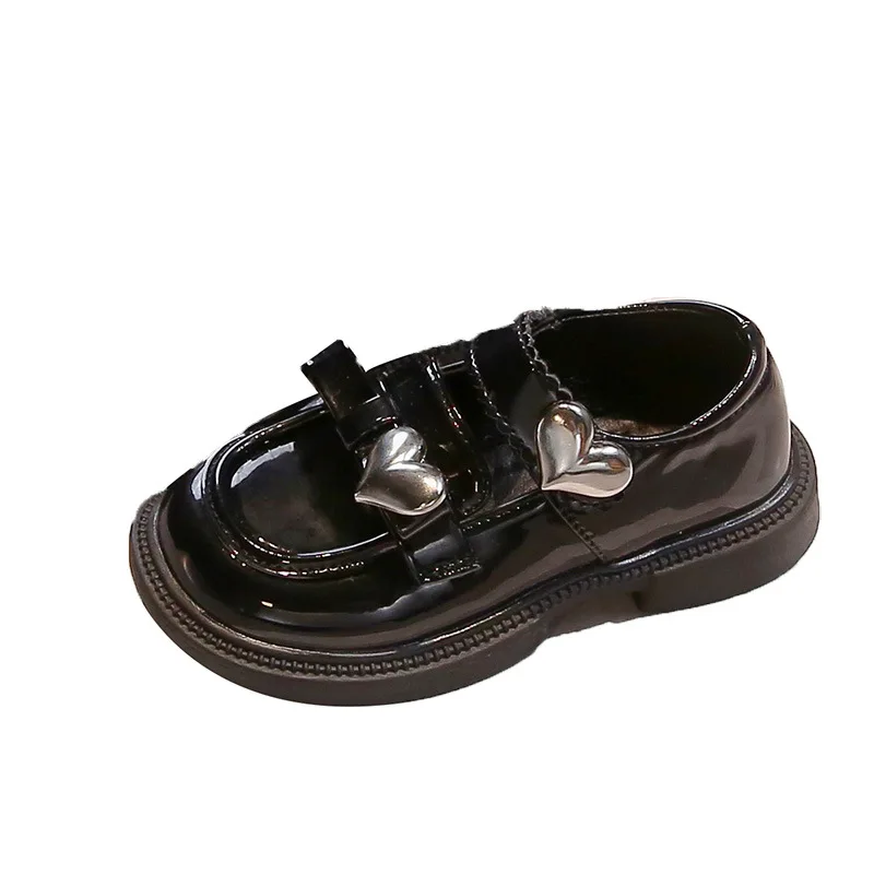 Girls Leather Shoes Soft Sole Children Princess Shoes with Metal Love Heart 2024 New Fashion Children Flat Shoes Non Slip Sweet 6